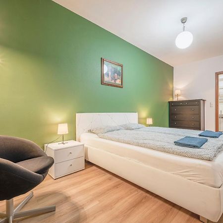 Modern Apartment With Garage Budapest Esterno foto