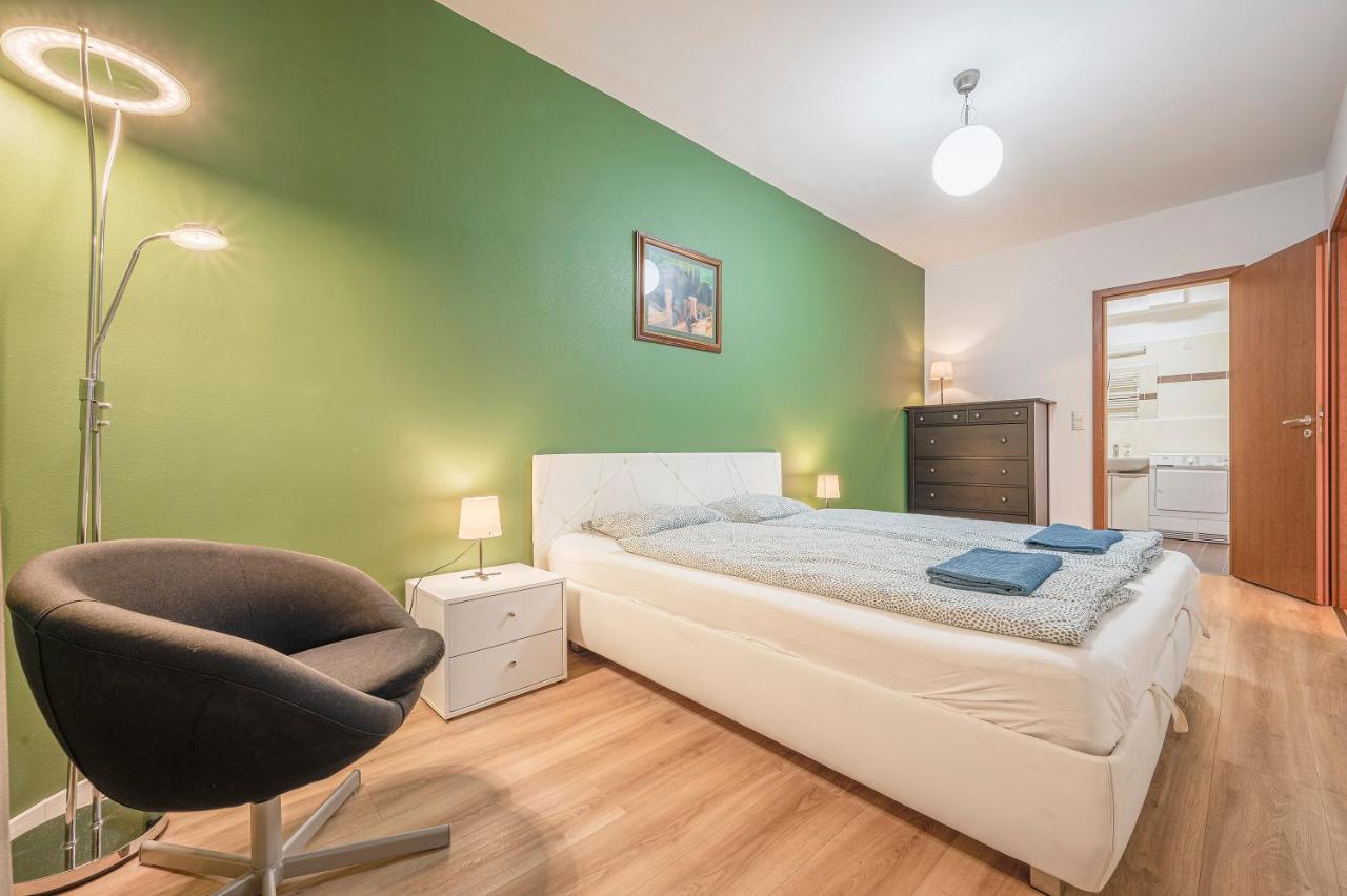 Modern Apartment With Garage Budapest Esterno foto
