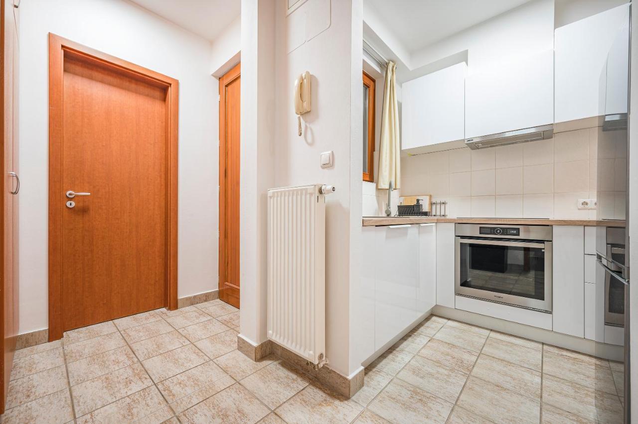 Modern Apartment With Garage Budapest Esterno foto