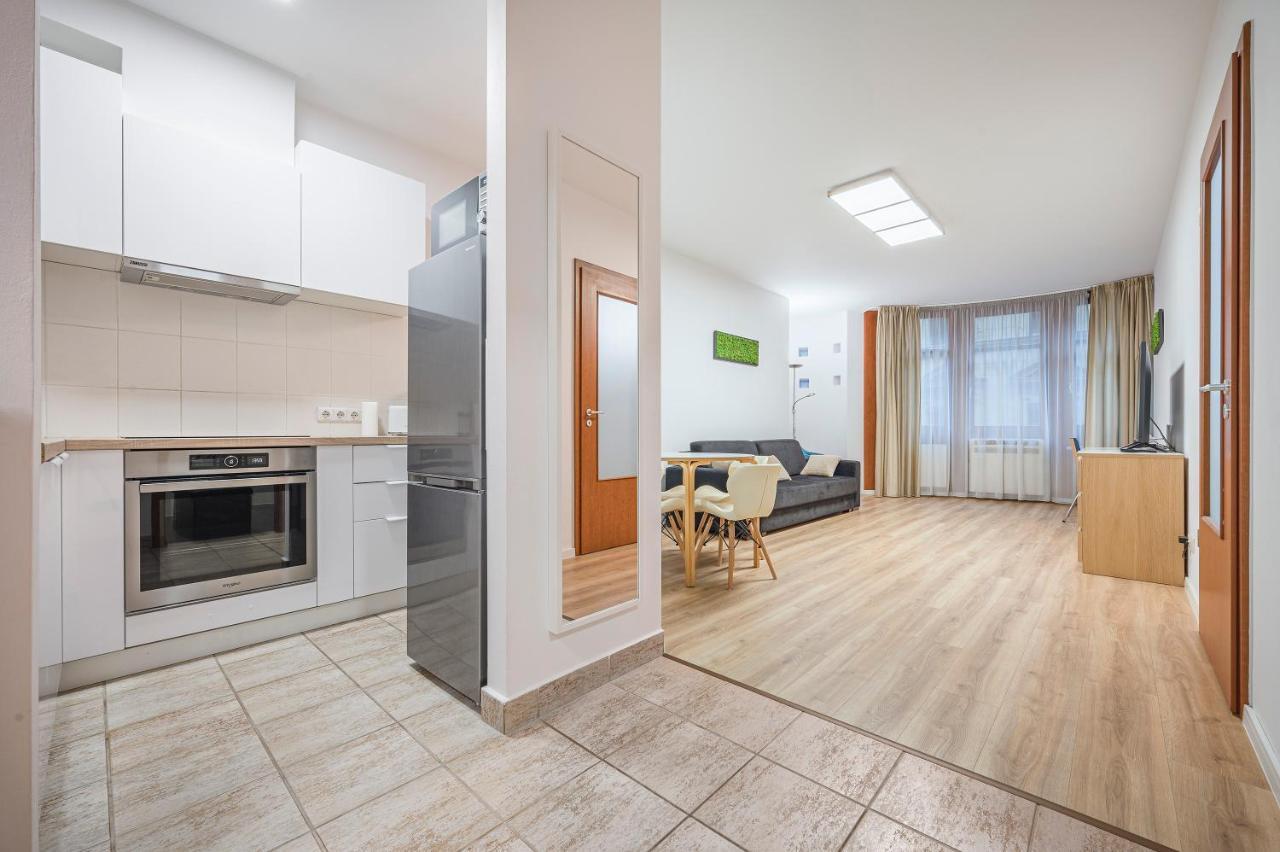 Modern Apartment With Garage Budapest Esterno foto