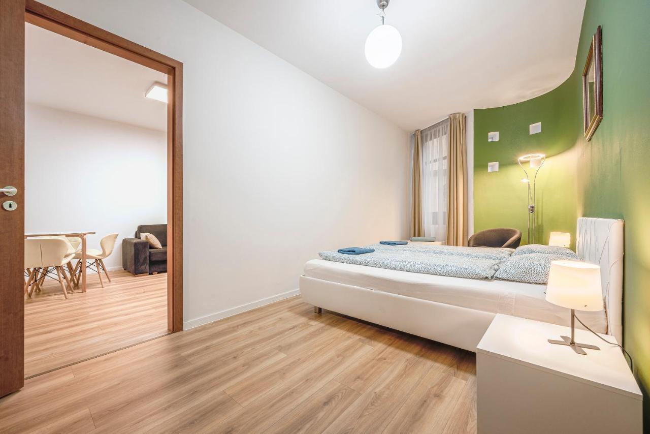 Modern Apartment With Garage Budapest Esterno foto