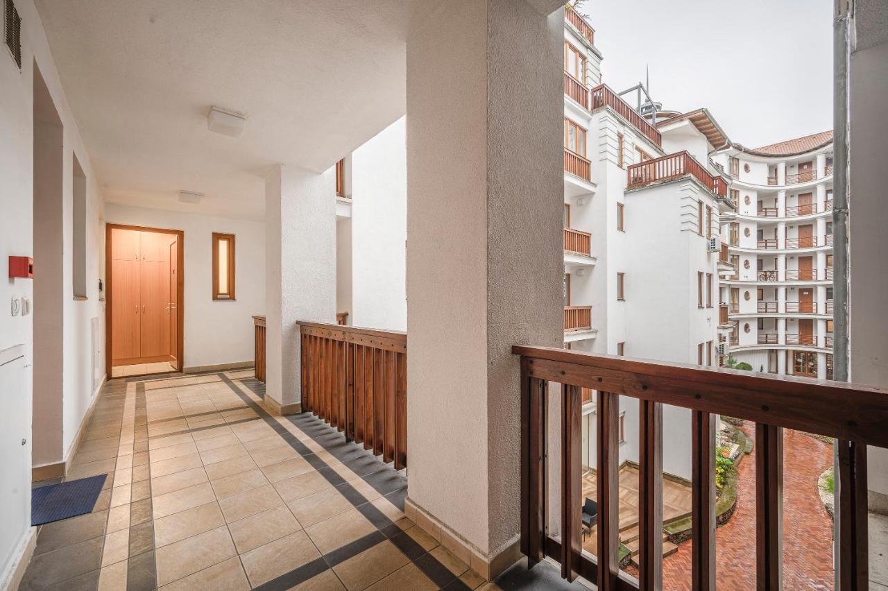 Modern Apartment With Garage Budapest Esterno foto