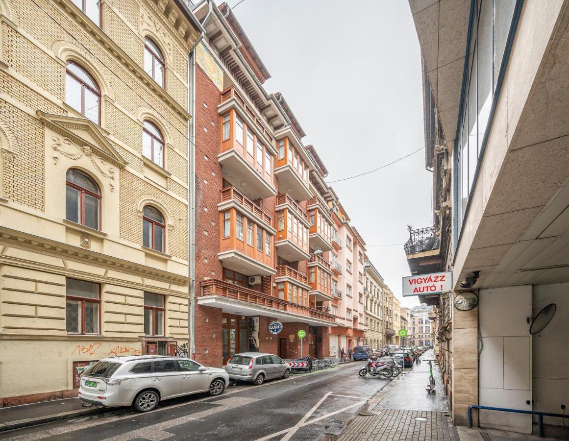 Modern Apartment With Garage Budapest Esterno foto